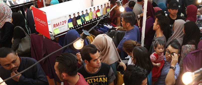 Baju Raya | Trend pembelian menjelang Aidilfitri.