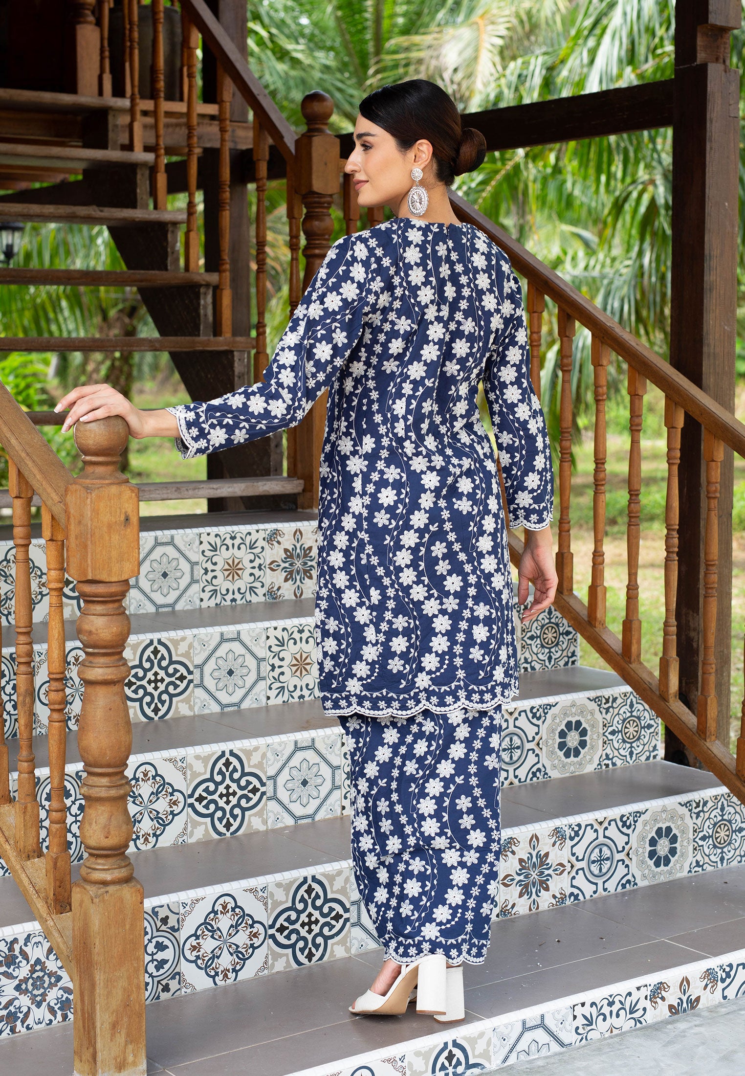 Melati Kurung Riau