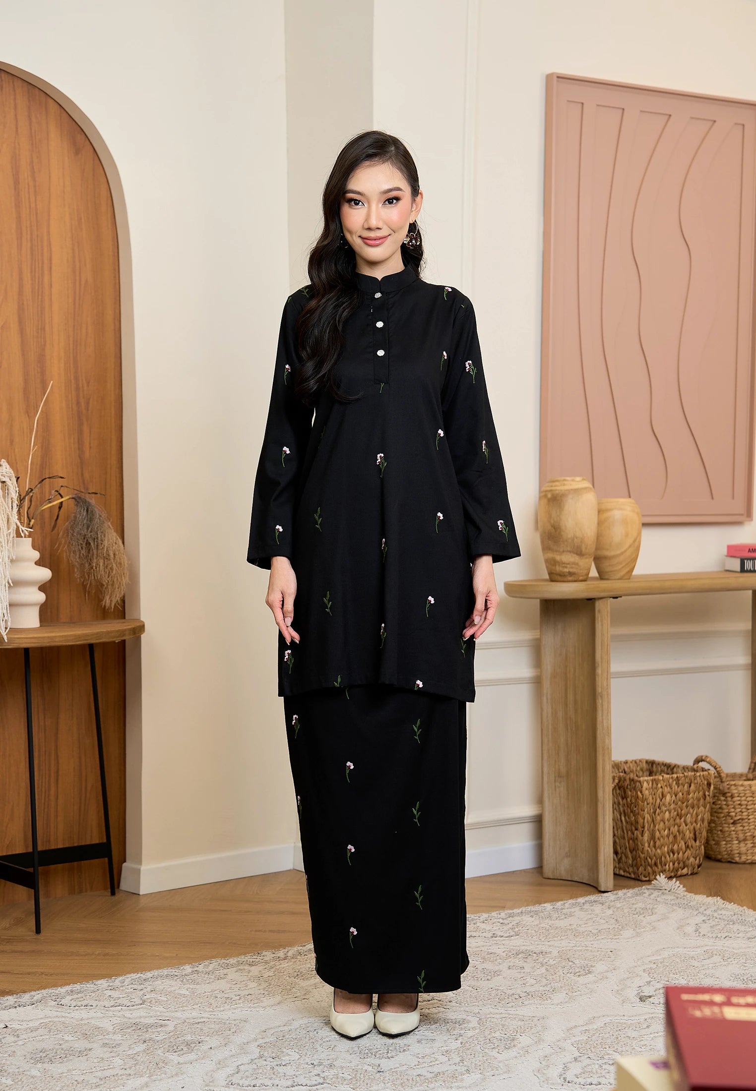 Anggun Kurung Klasik - Black (Women)