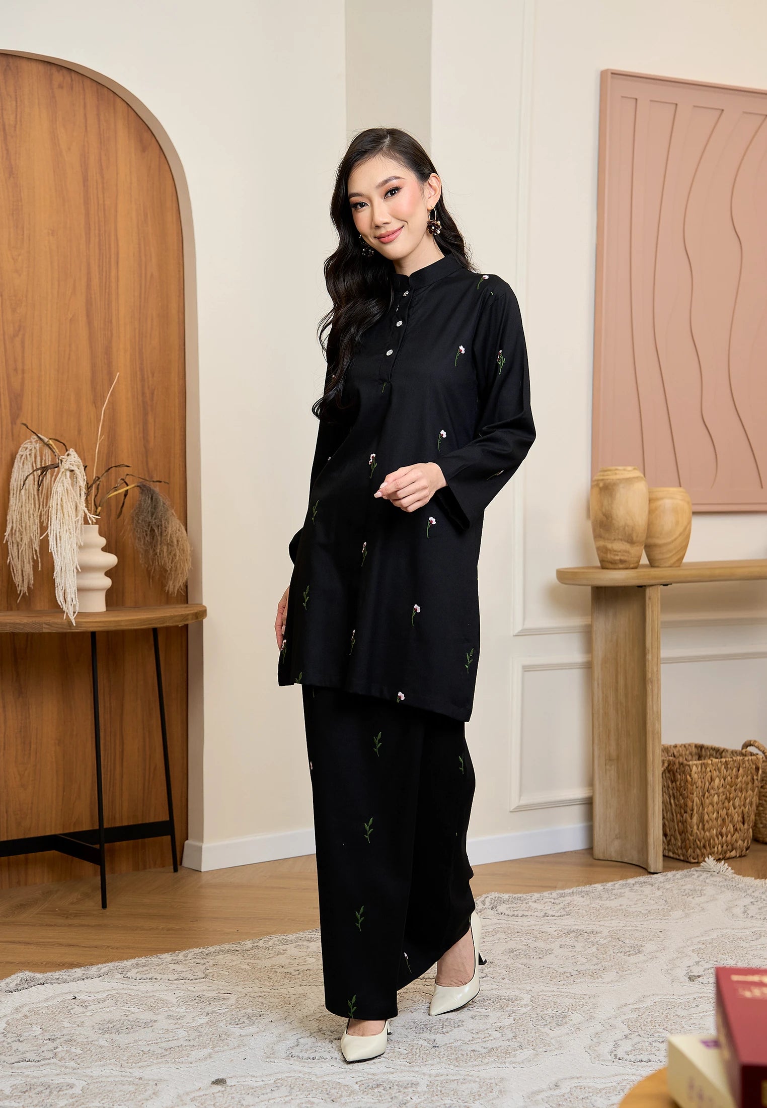 Anggun Kurung Klasik - Black (Women)