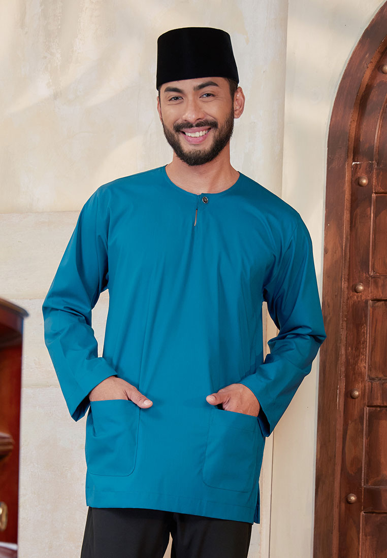 Baju raya 2026, kenduri dan umrah, kurta lelaki regular fit berwarna Teal Blue keluaran CGO Cotton Shah Alam.