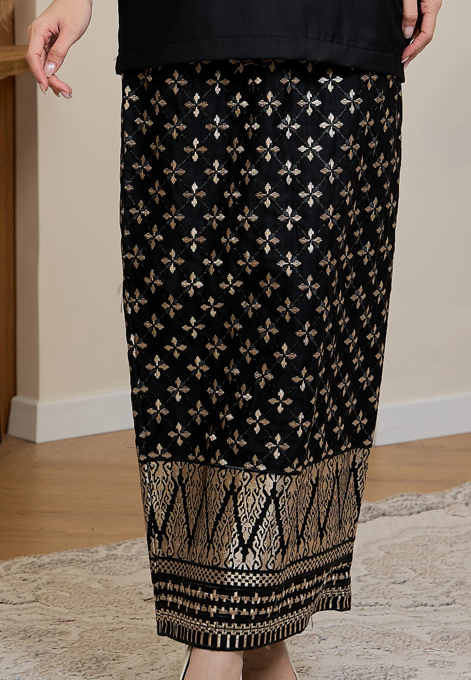 Ratu Kurung Songket