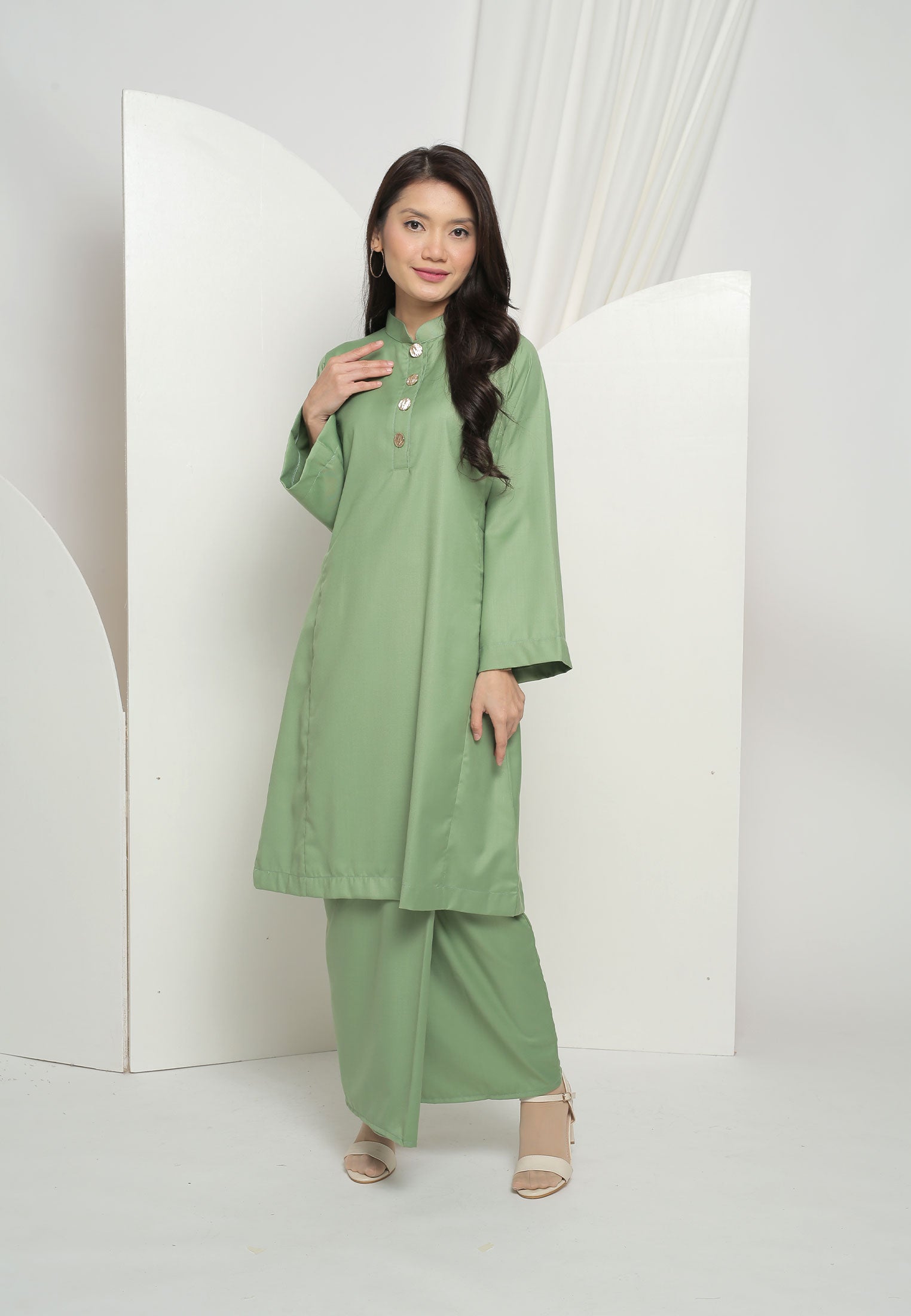 Suri Kurung Klasik