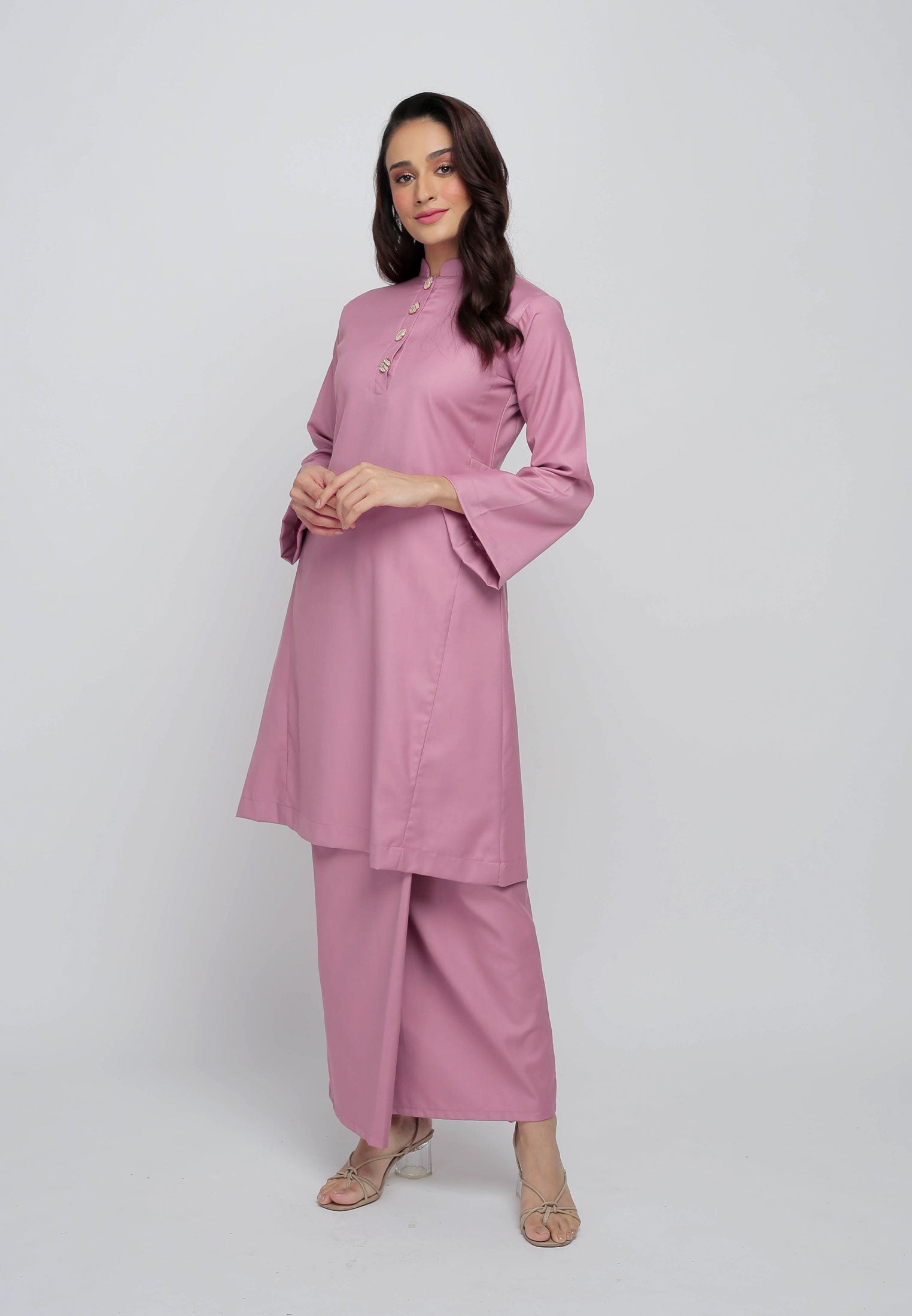 Suri Kurung Klasik