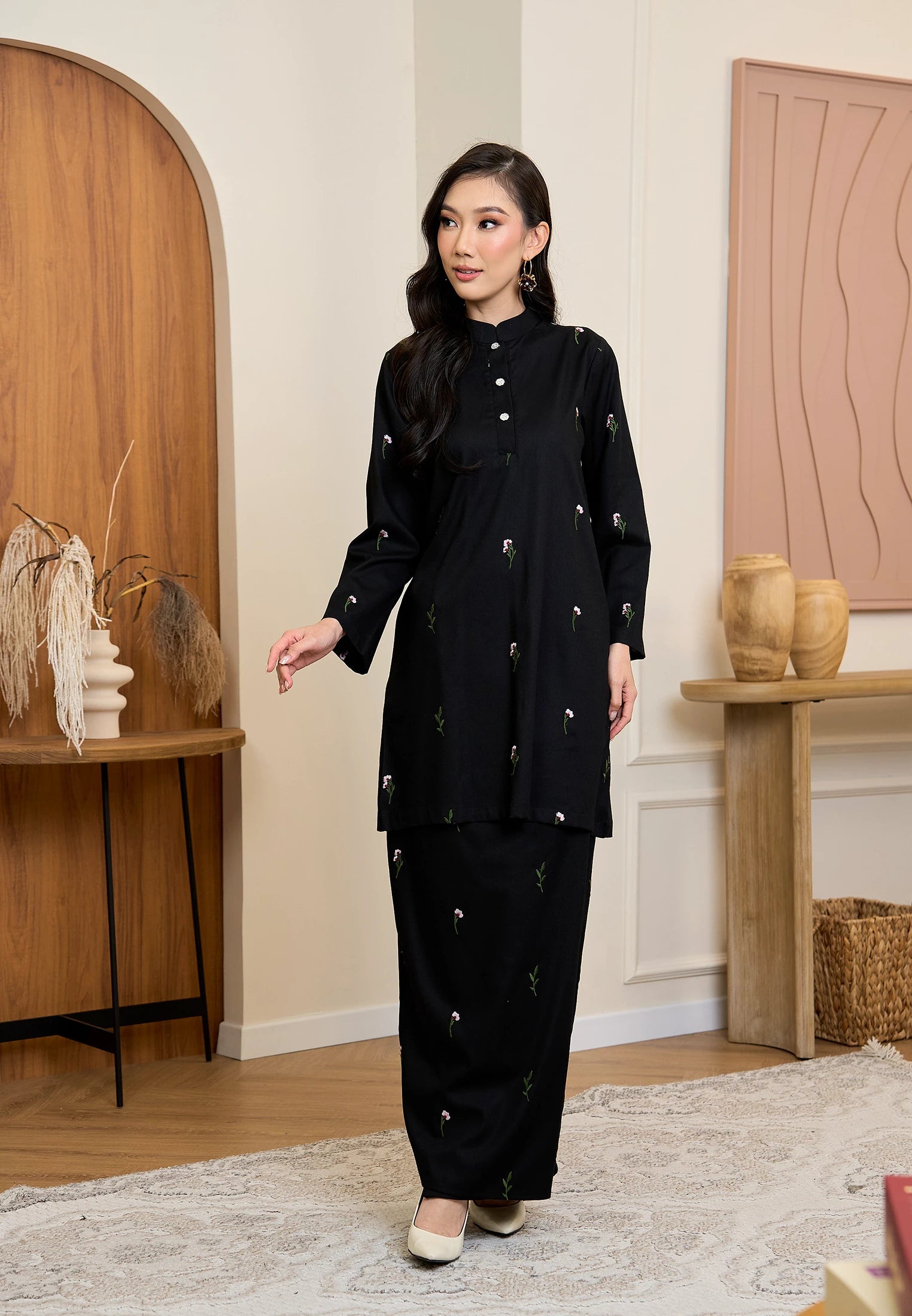 Anggun Kurung Klasik - Black (Women)