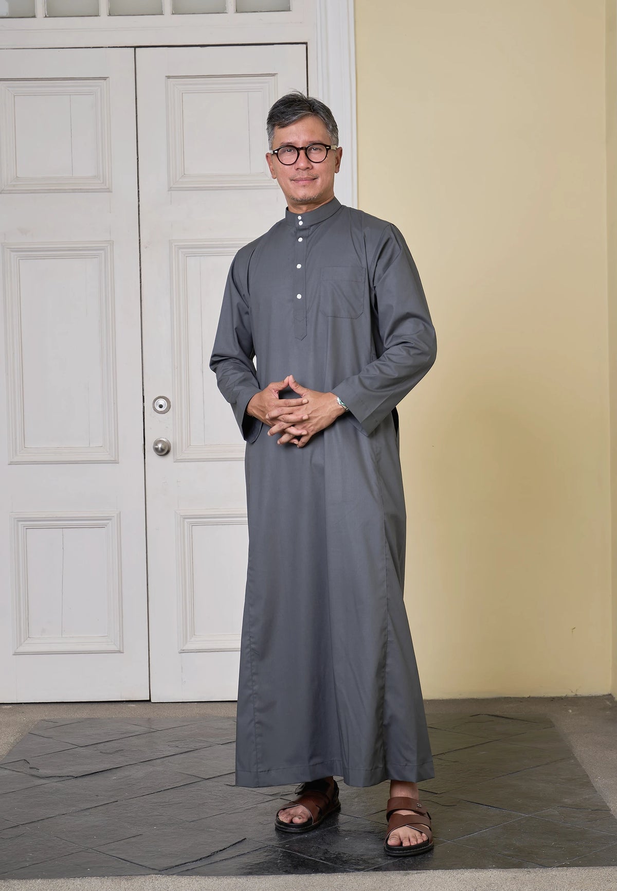 COOLism Jubah - Dark Grey