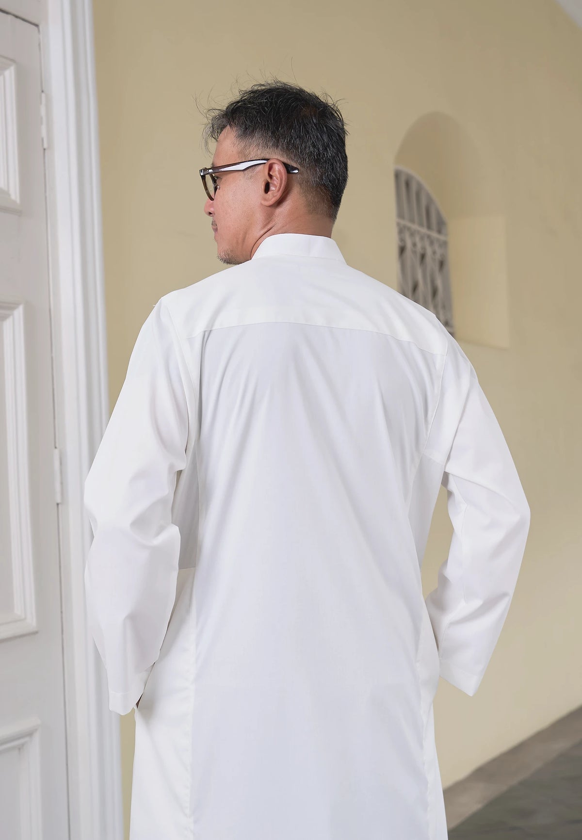 COOLism Jubah - White
